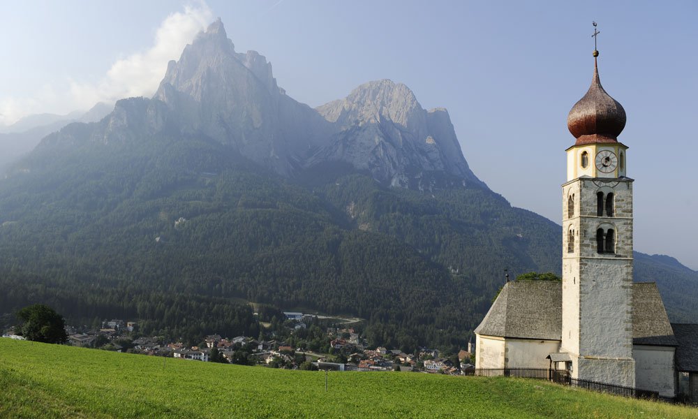 Culture and sightseeing around Castelrotto in the spring
